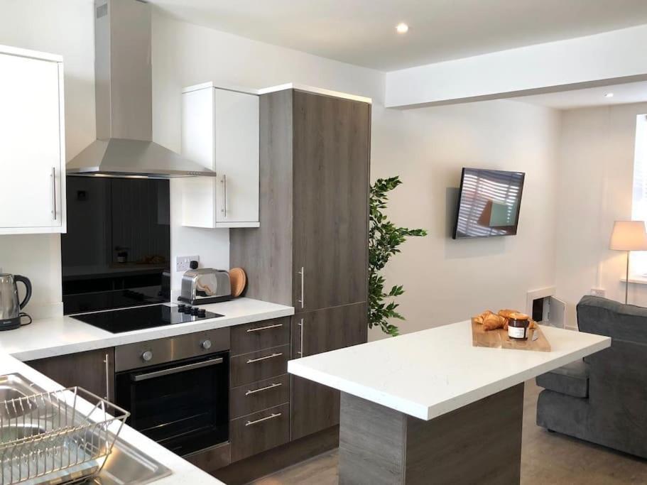 Rhondda Valleys With Breathtaking Riverside Views Llwynypia Εξωτερικό φωτογραφία