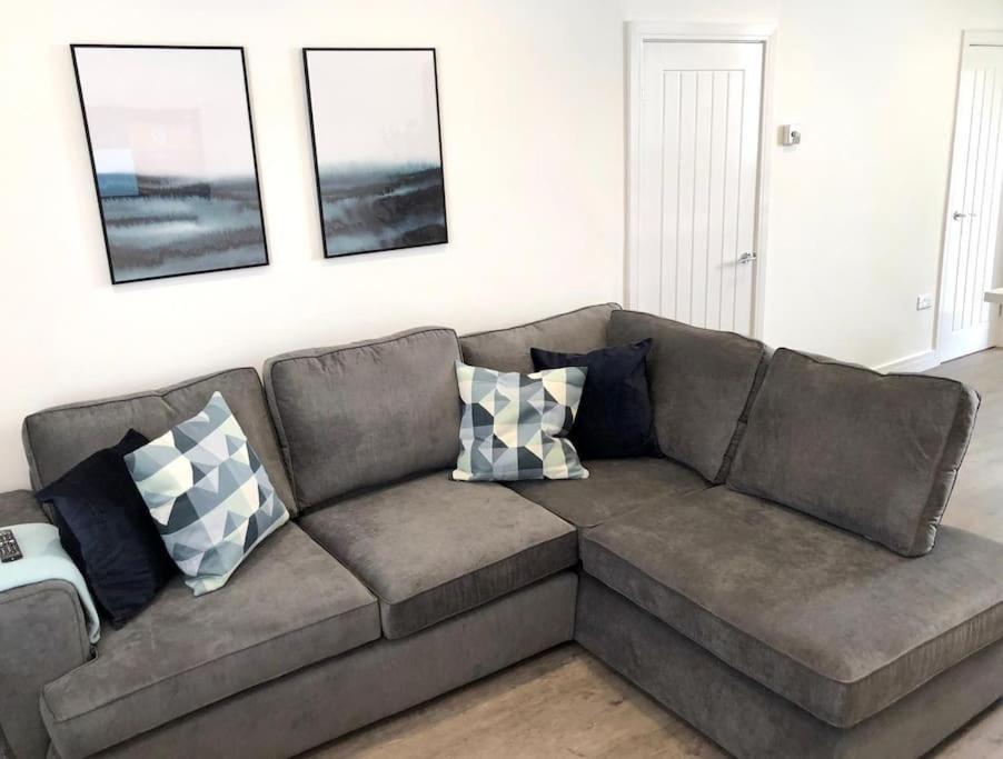 Rhondda Valleys With Breathtaking Riverside Views Llwynypia Εξωτερικό φωτογραφία