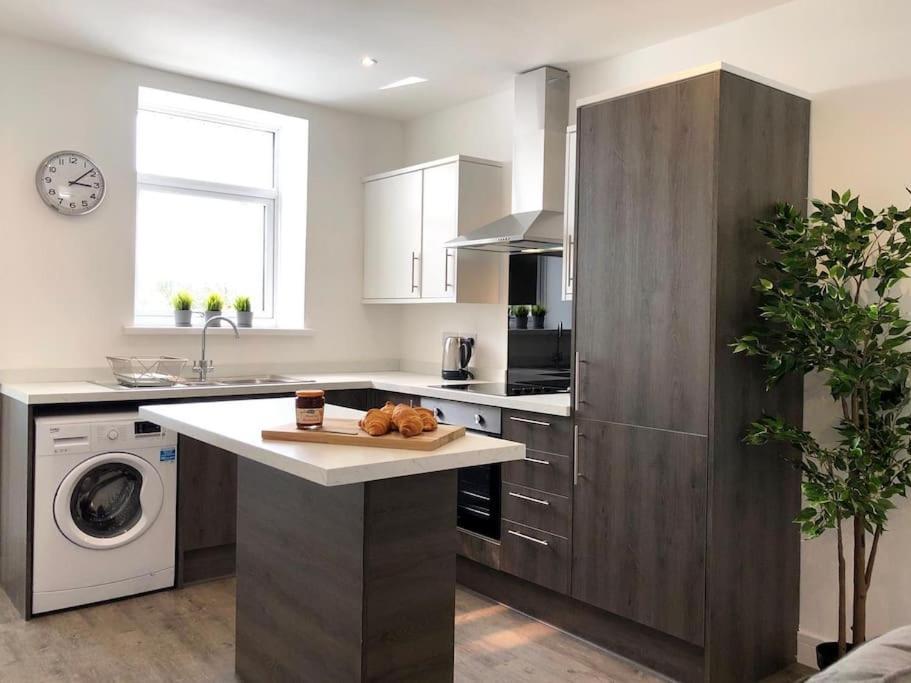 Rhondda Valleys With Breathtaking Riverside Views Llwynypia Εξωτερικό φωτογραφία
