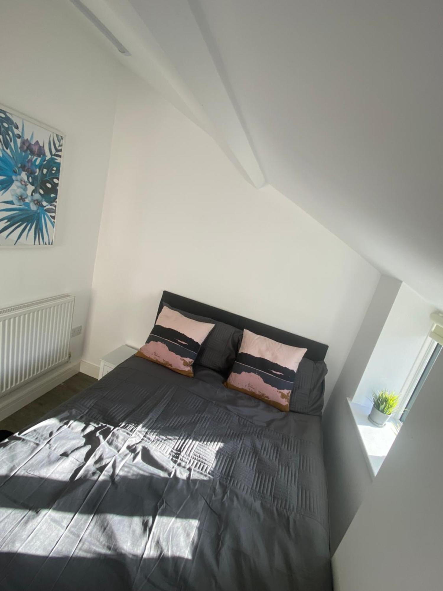 Rhondda Valleys With Breathtaking Riverside Views Llwynypia Εξωτερικό φωτογραφία
